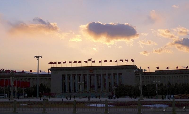 第一秒就把旧烦恼划走，

第一帖给新年立个flag：

不卷速度，卷深度；

不