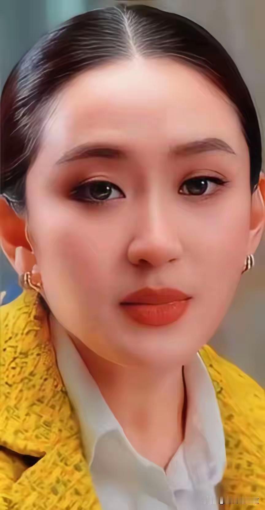 军方霸道政府弱 | 佩通坦辞职退出 | 泰国人民遗憾
真没想到！泰国前总理佩通坦