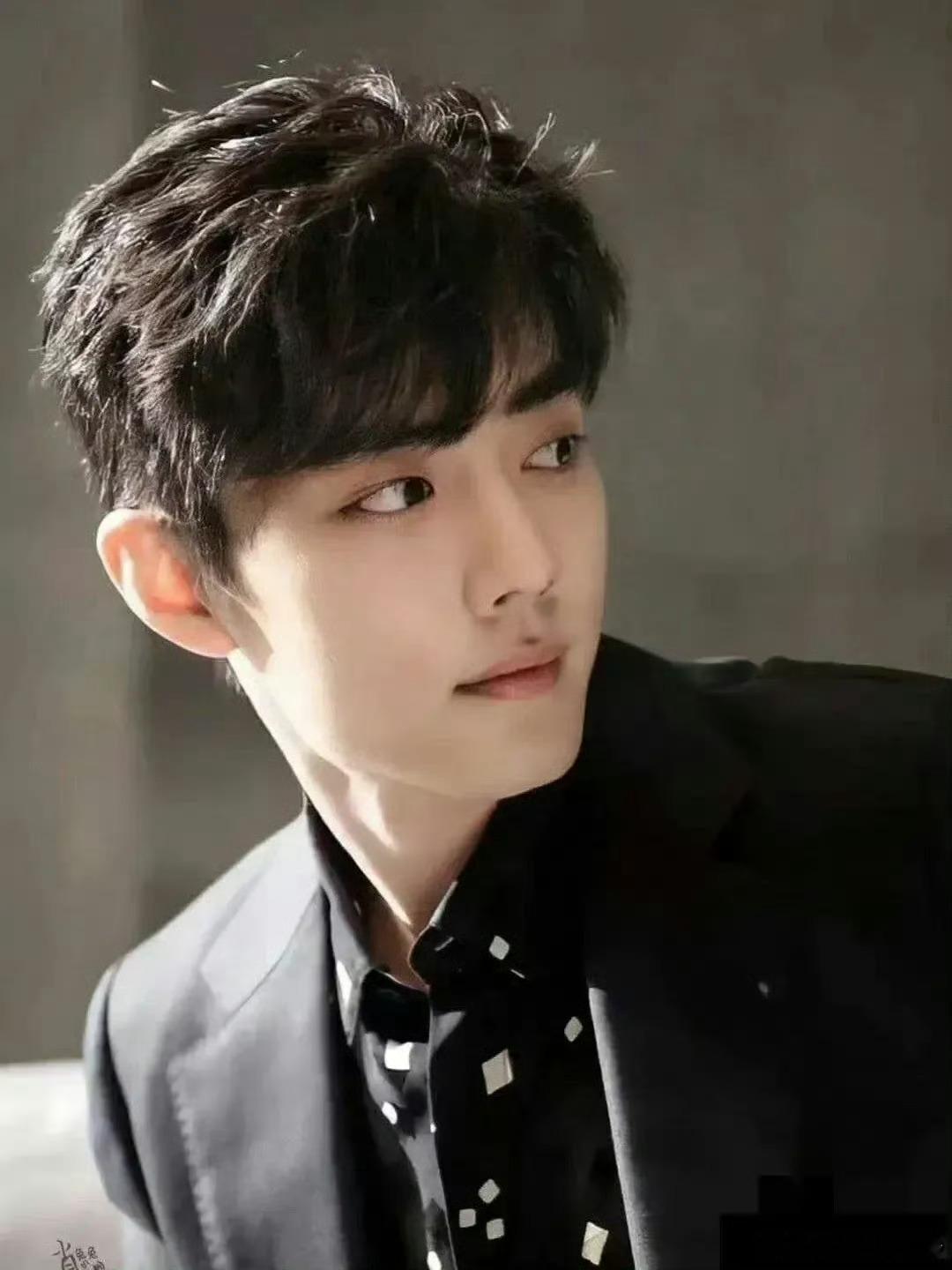 肖战还是独美吧，我不同意这门亲事，刘医生还是把心思放在事业上吧 