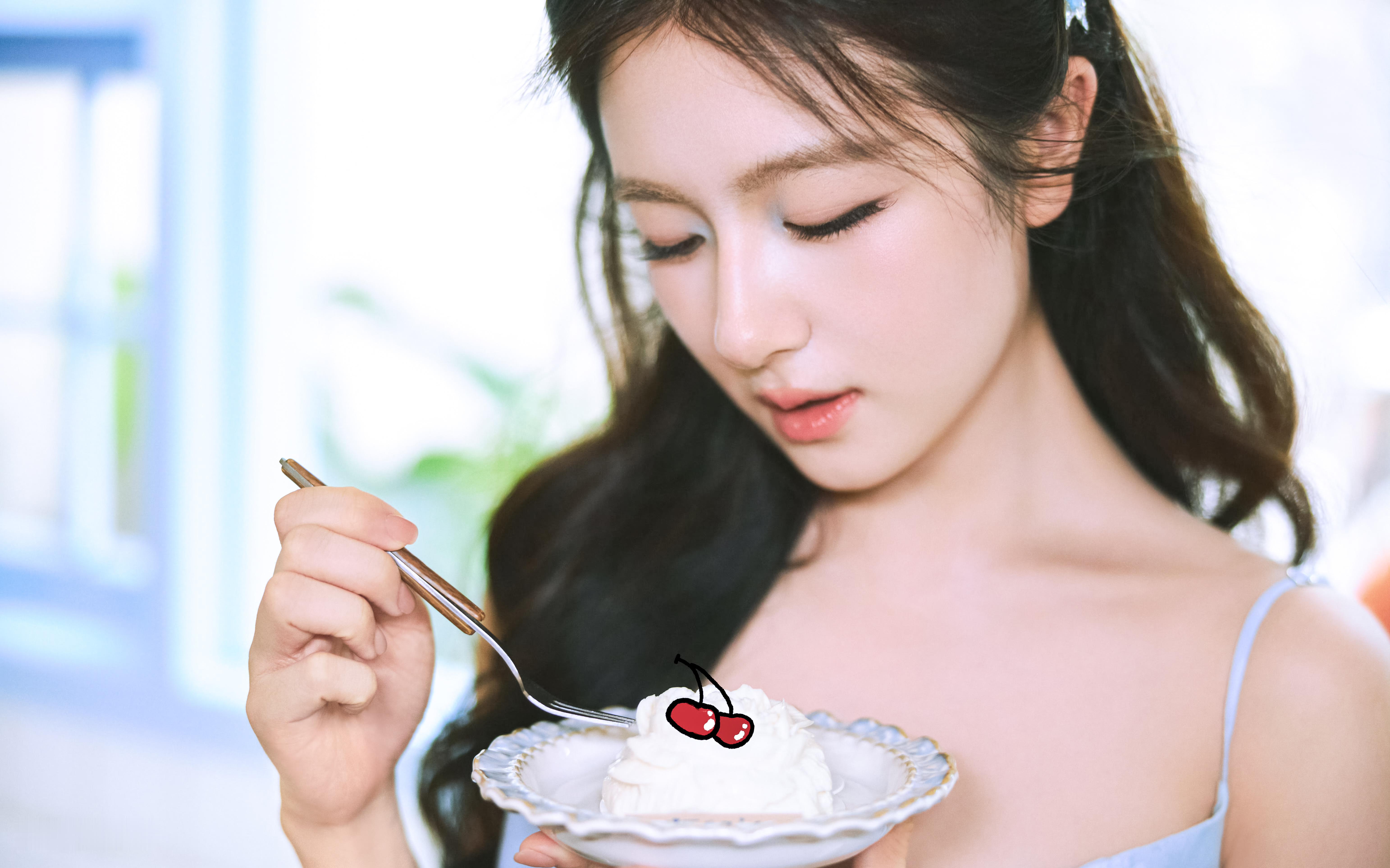 李兰迪[超话]  💙李兰迪绿野精灵一起吃蛋糕自修 | 李兰迪 ​​​
