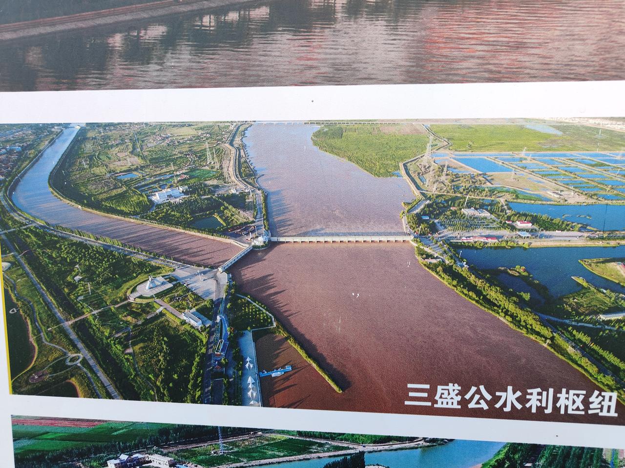 二黄河可是巴彦淖尔的传奇！1958 年到 67 年，近 3 万民工靠肩挑背驮、锹