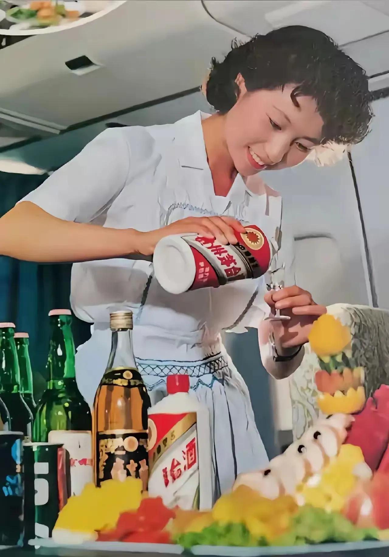 如果是40多年前，你乘坐中国民航国际航班的旅客都免费赠送茅台酒一瓶。后来改为免费