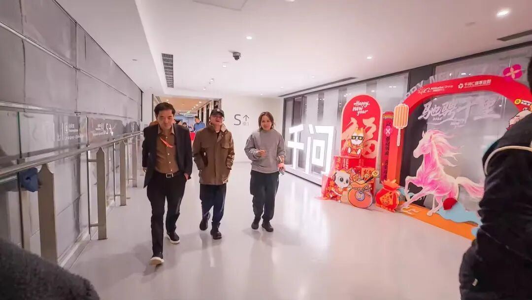 劲爆消息：马云昨晚现身阿里巴巴千问部门，为千问AI加油打气！明天千问将有大动作，