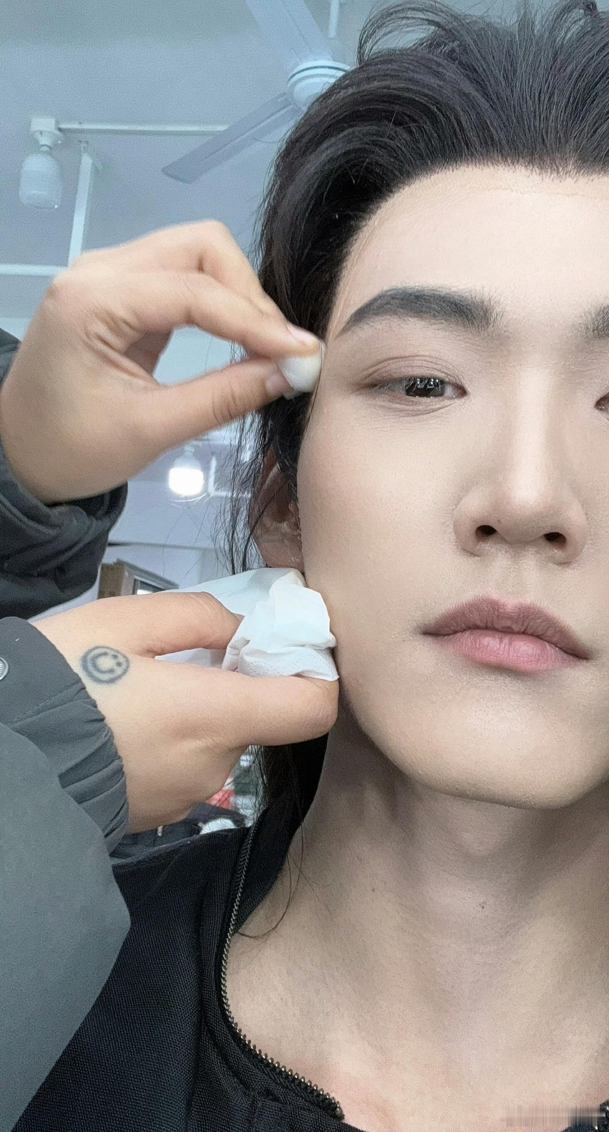 周柯宇和头套告别周柯宇金吾不禁最后一次戴头套 周柯宇和《金吾不禁》里头套告别了周