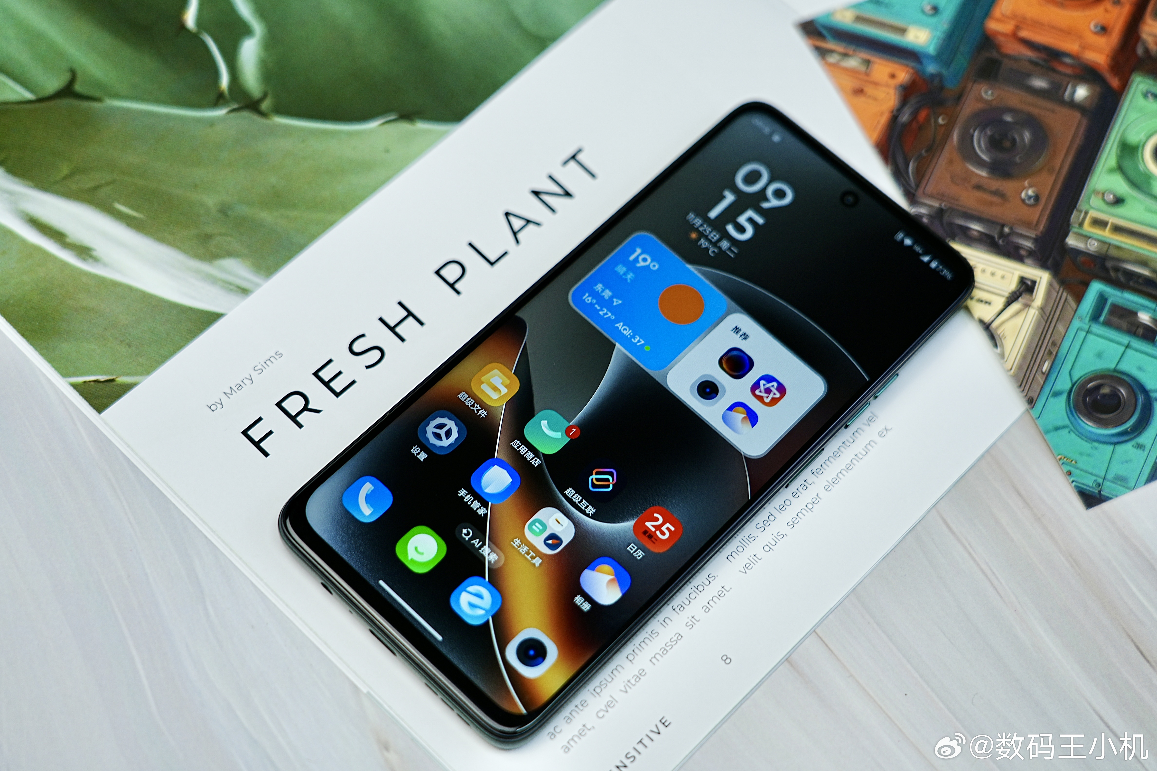 作为moto史上最强LCD屏手机，moto g100不仅在性能、屏幕、影像、续航