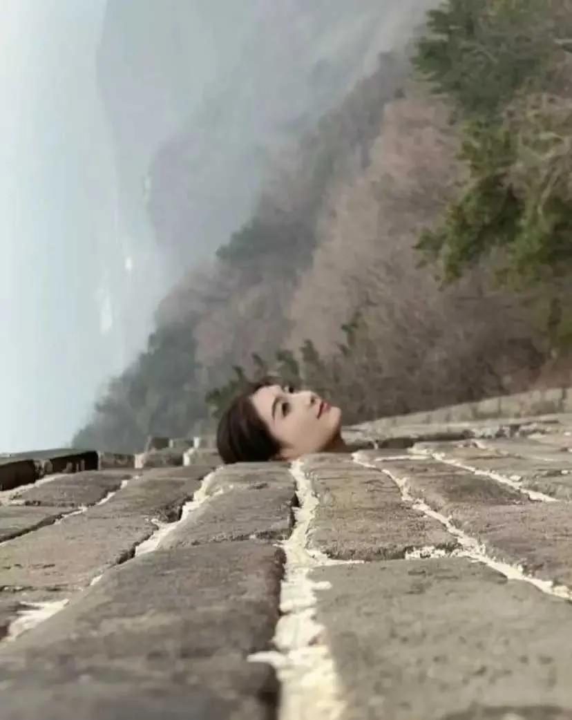 我以为是从地里钻出来的，原来是要横着看[我想静静][我想静静][我想静静]。