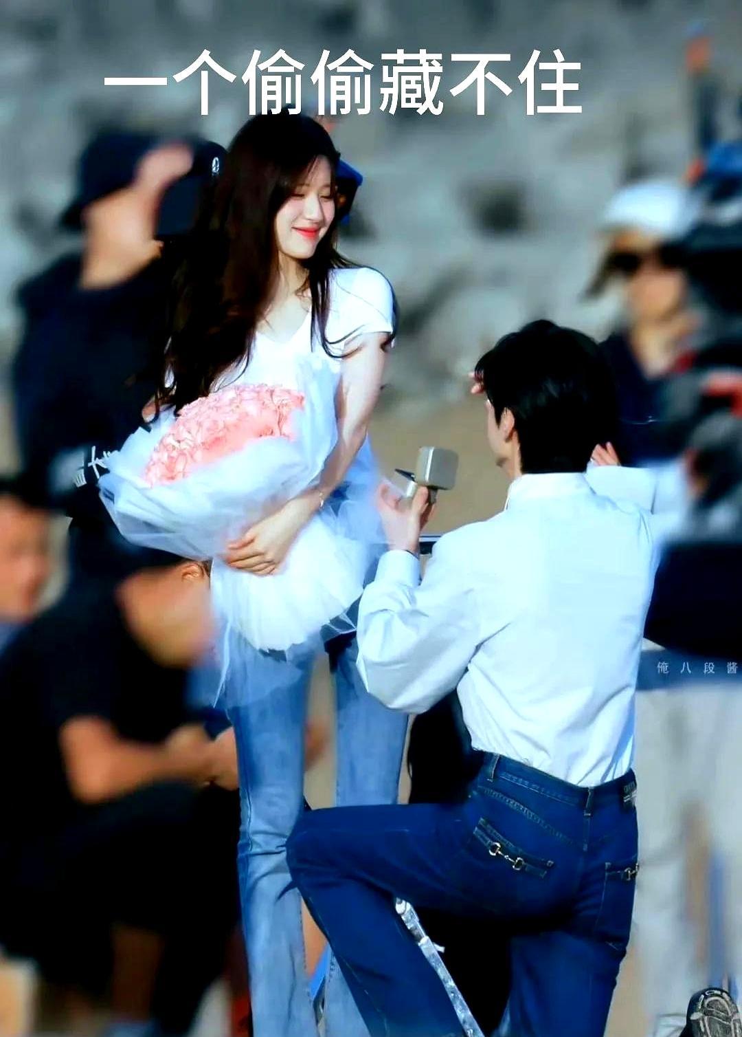 刚刷完难哄里白敬亭演的桑延，转头看偷偷藏不住直接笑到拍床。
 
你看难哄里的他，