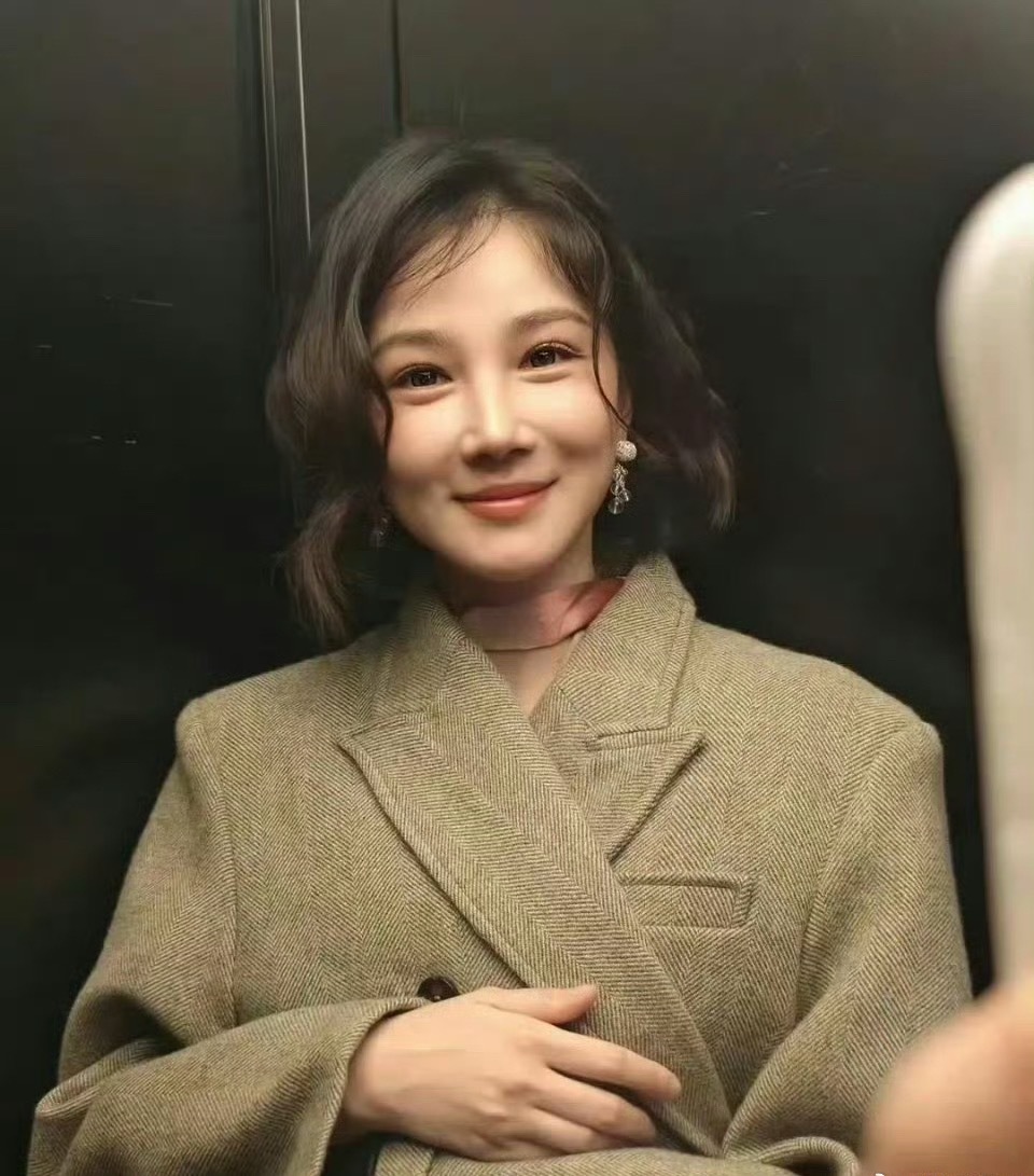 她怎么长这样了 