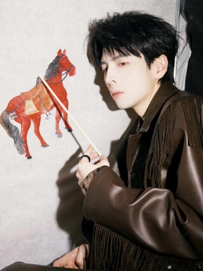 当蒲熠星听到蒲熠星进行曲 明明脸上还带着一点小害羞，动作却干脆利落卡点超准，又乖