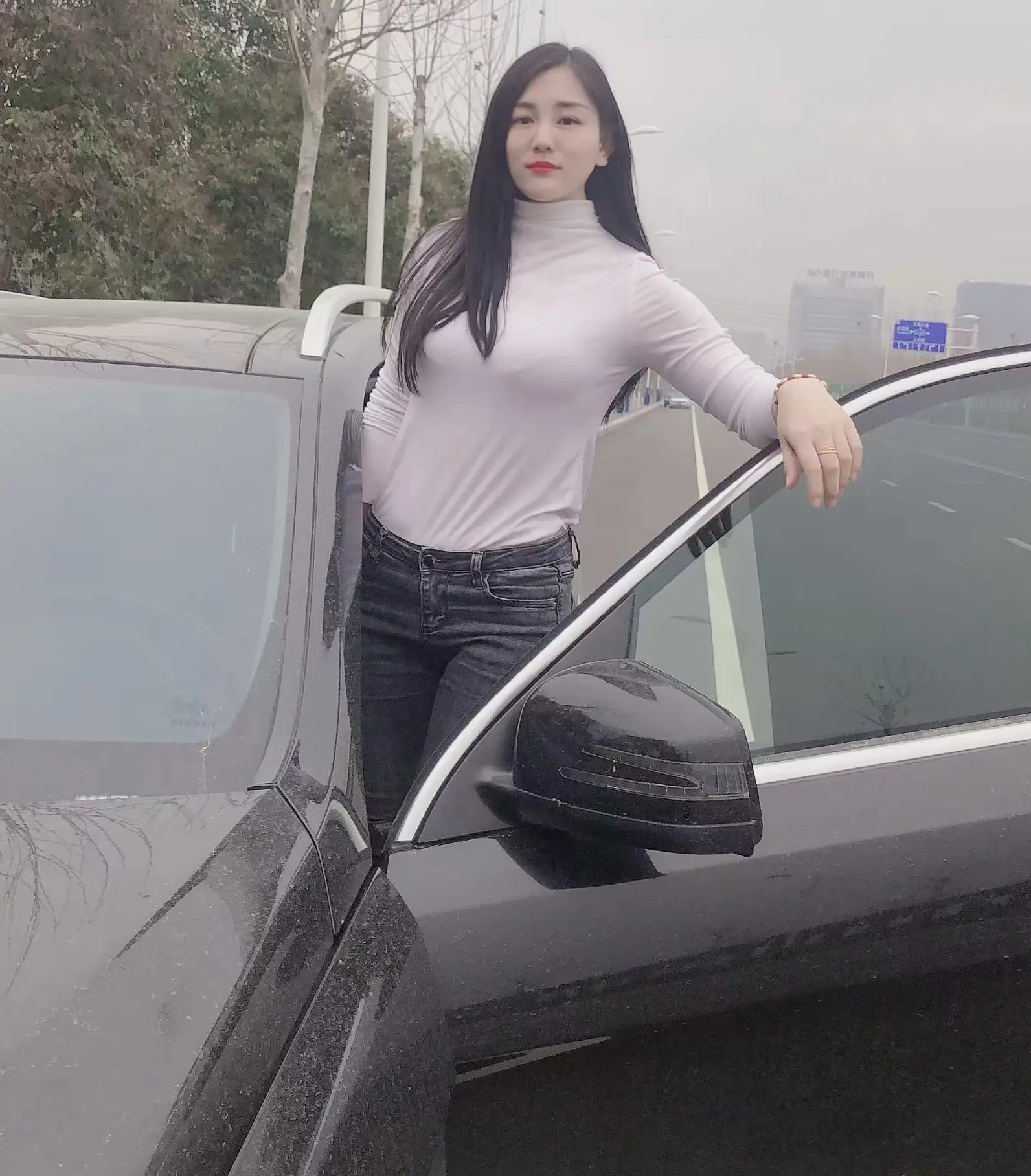 不经意翻到以前的照片，才理解那句“目光所及，皆是回忆，心之所向，皆是过...