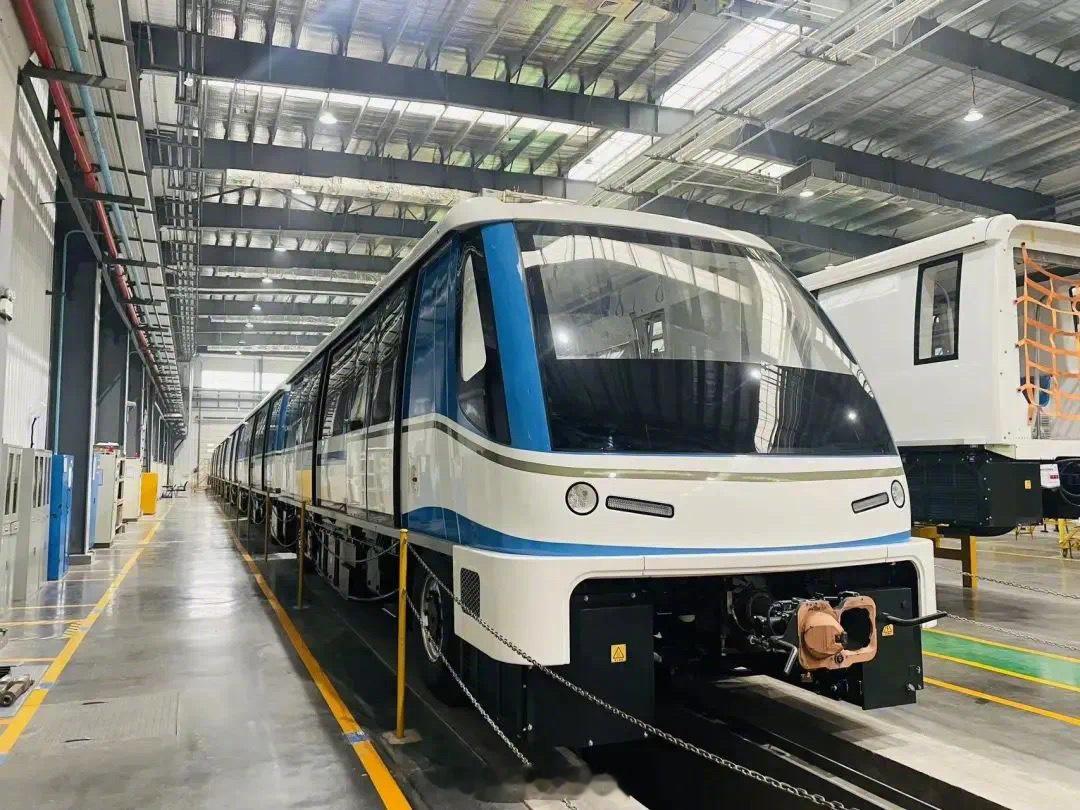 【香港机场内部APM捷运列车上新，6节超大编组】根据中国中车公号，位于芜湖的中车
