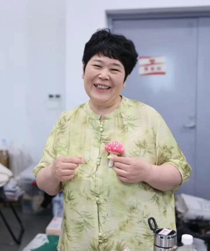 房主任连吃四天鱼头进急诊姐姐当家 房主任贪口腹之欲付出代价，情急之下甩锅花生瞬间