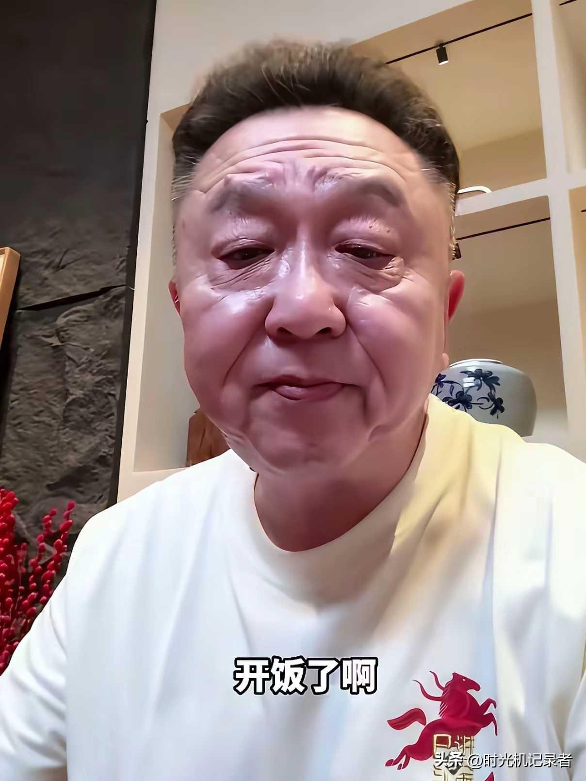 于谦确实不是酒蒙子，于谦喝酒喝的都是生活，人家活的通透，年轻时候就宠着自己，遛鸟