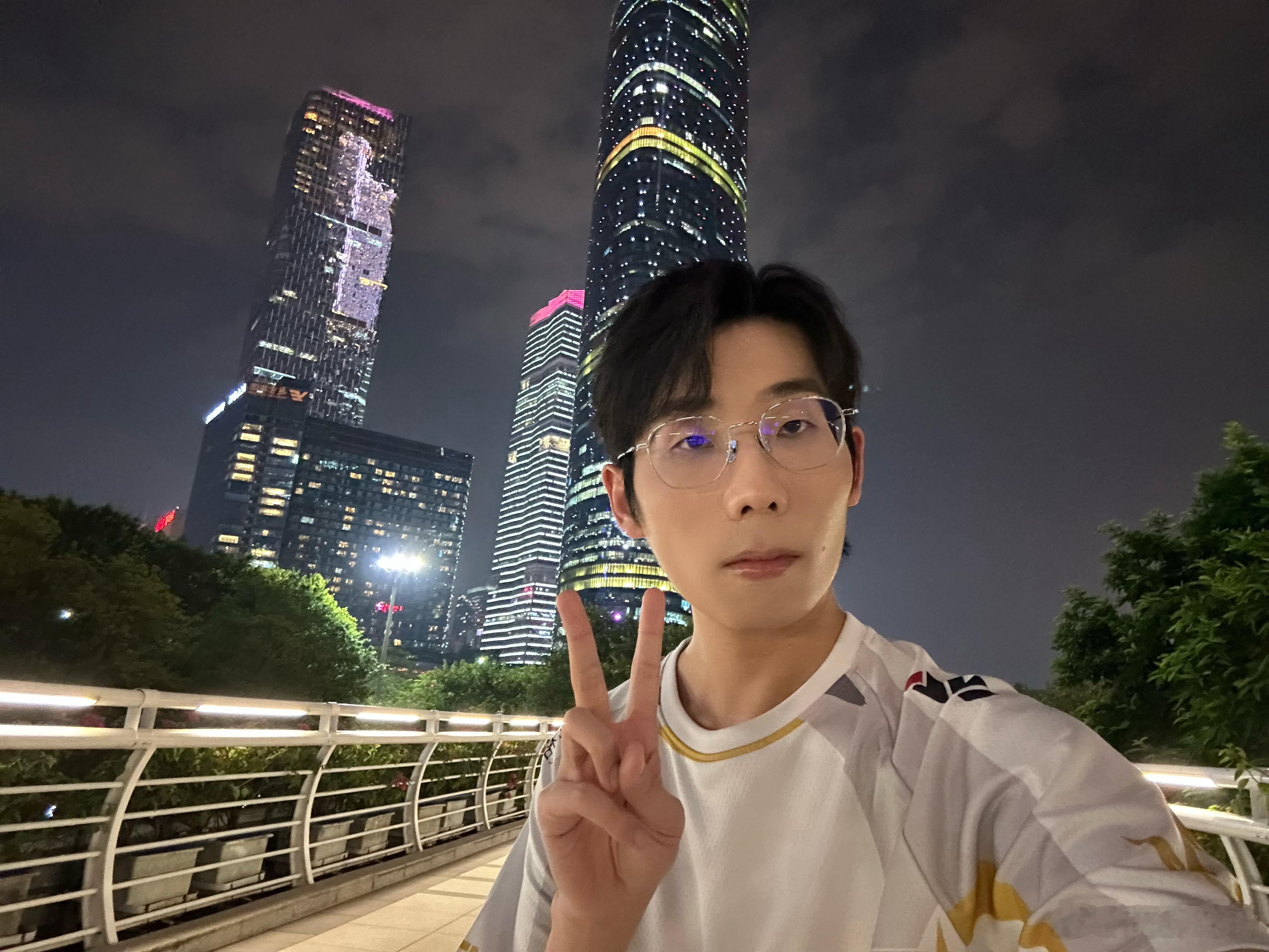 花辞鸢树 外景拍摄打卡一张🤳 