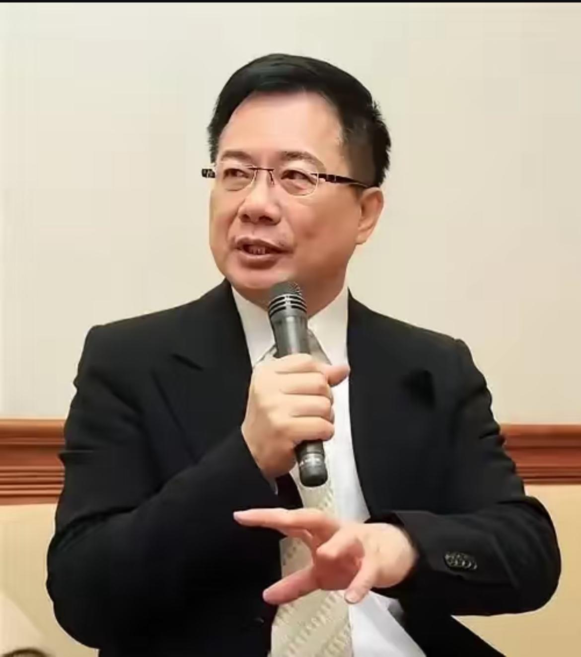 蔡正元这波操作真让人看不懂！

郑丽文以国民党主席身份出席白色恐怖受难者秋祭，明