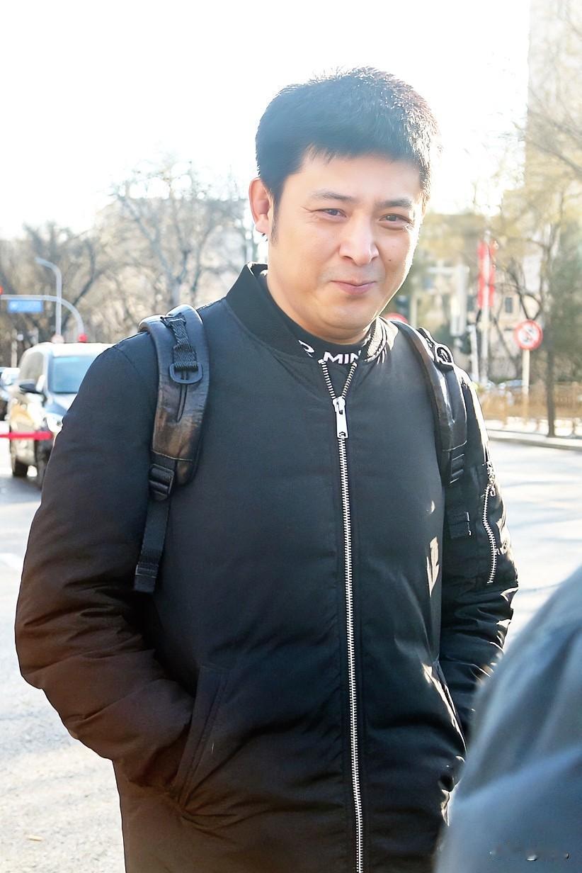 孙涛这次借助闫学晶事件宣布退出春晚，实际上就是让自己完成一次体面的职业谢幕。
