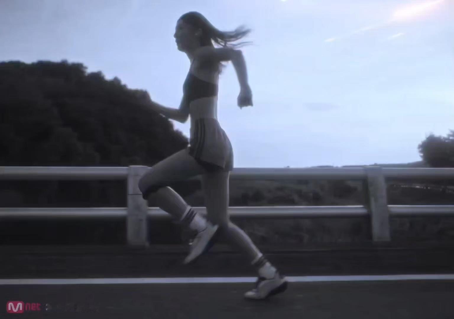 运动女孩我舔你 