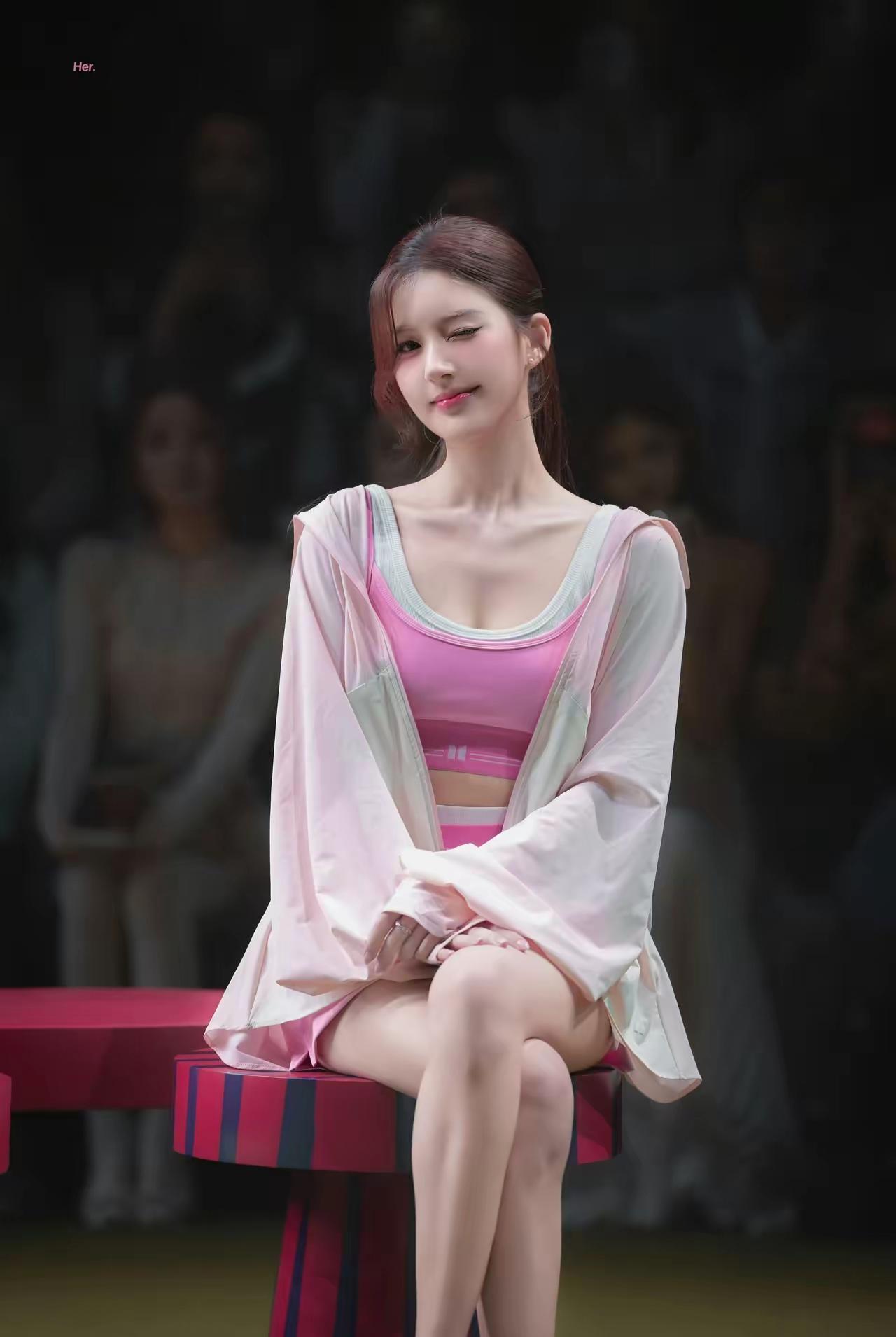 赵露思变成独眼龙也好看