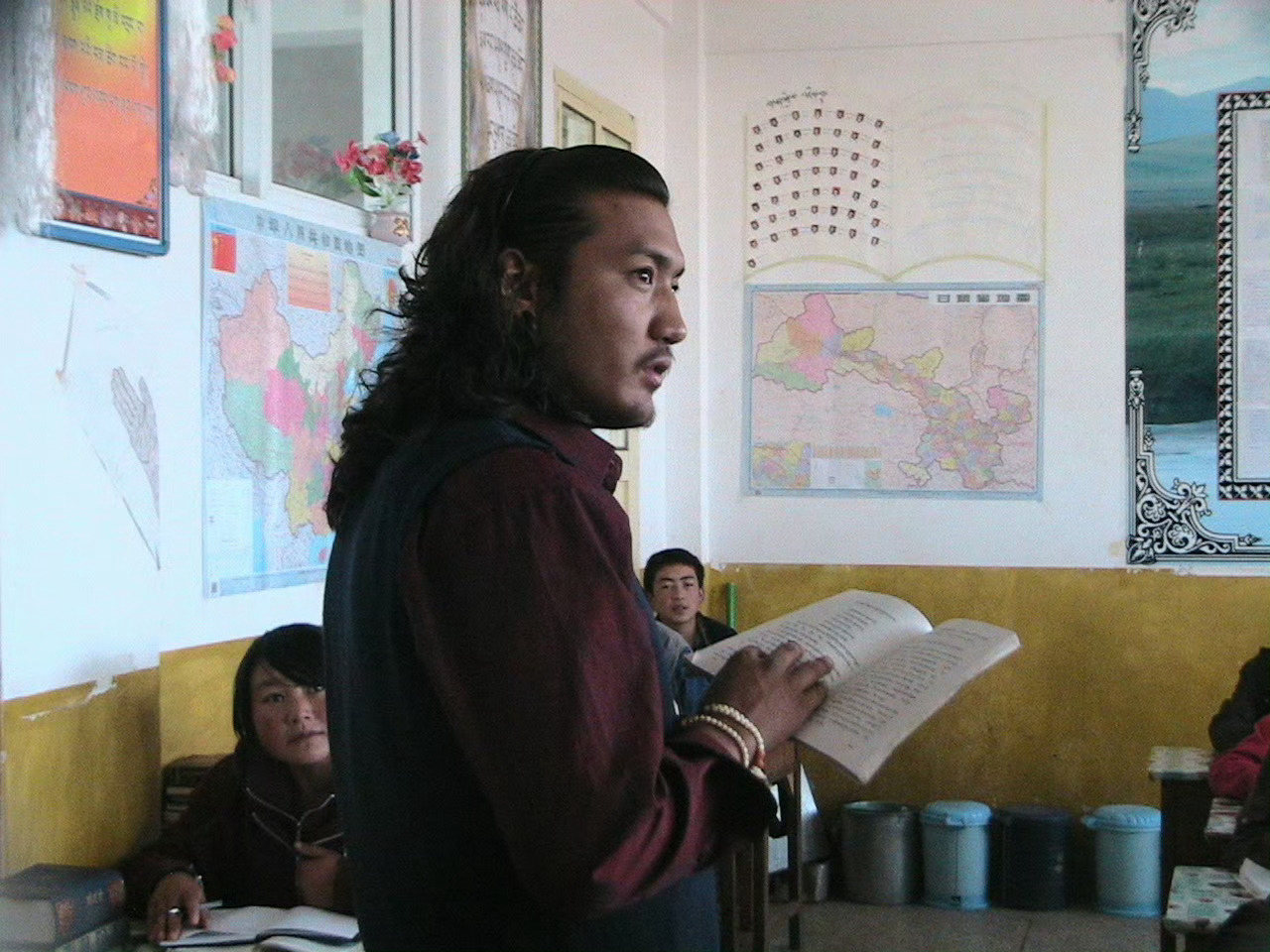 杨紫眼中的金巴 杨紫直言从金巴身上感受到演员的职业敬畏，收获满满 