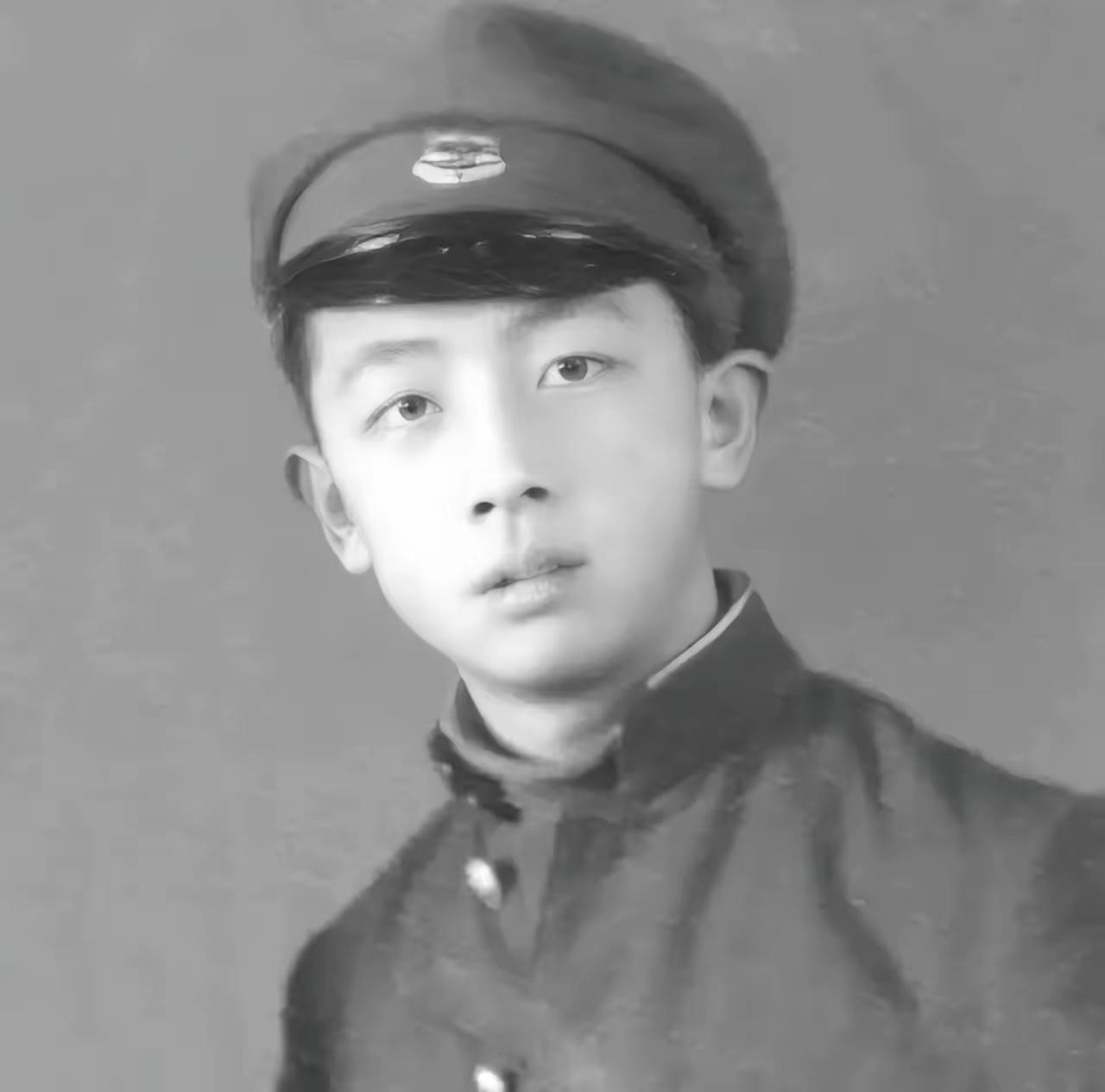 1950年5月，东北公安部的一辆小车风驰电掣般来到战犯管理所，对管理人员说：“把