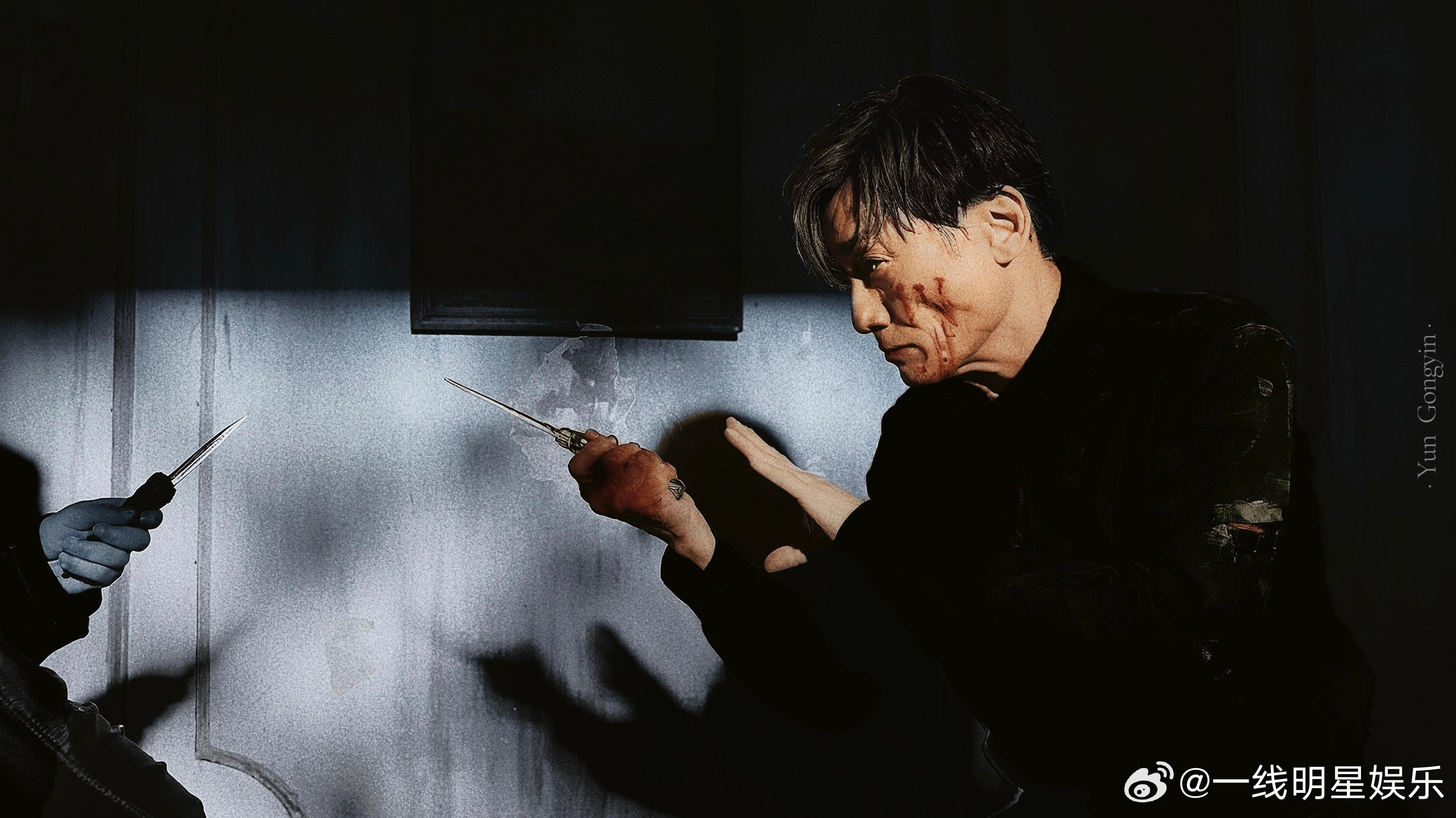 梁家辉让角色在剧本里长出血肉梁家辉用一个个小细节和热爱给我带来许多经典的角色。从