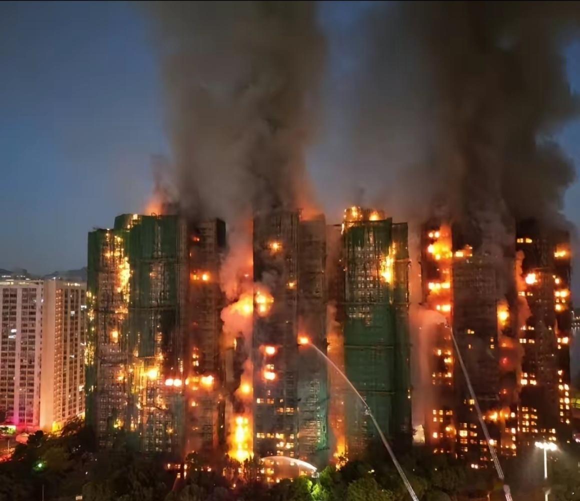 香港火灾最新情况，已有40人遇难！今天凌晨，香港特区行政长官李家超表示，现场火情