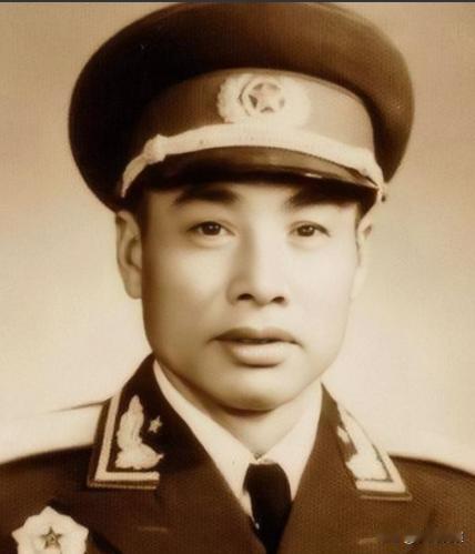 [微风]1979年6月，开国中将廖汉生回乡给前妻扫墓，结束后非要到一农妇家吃饭，