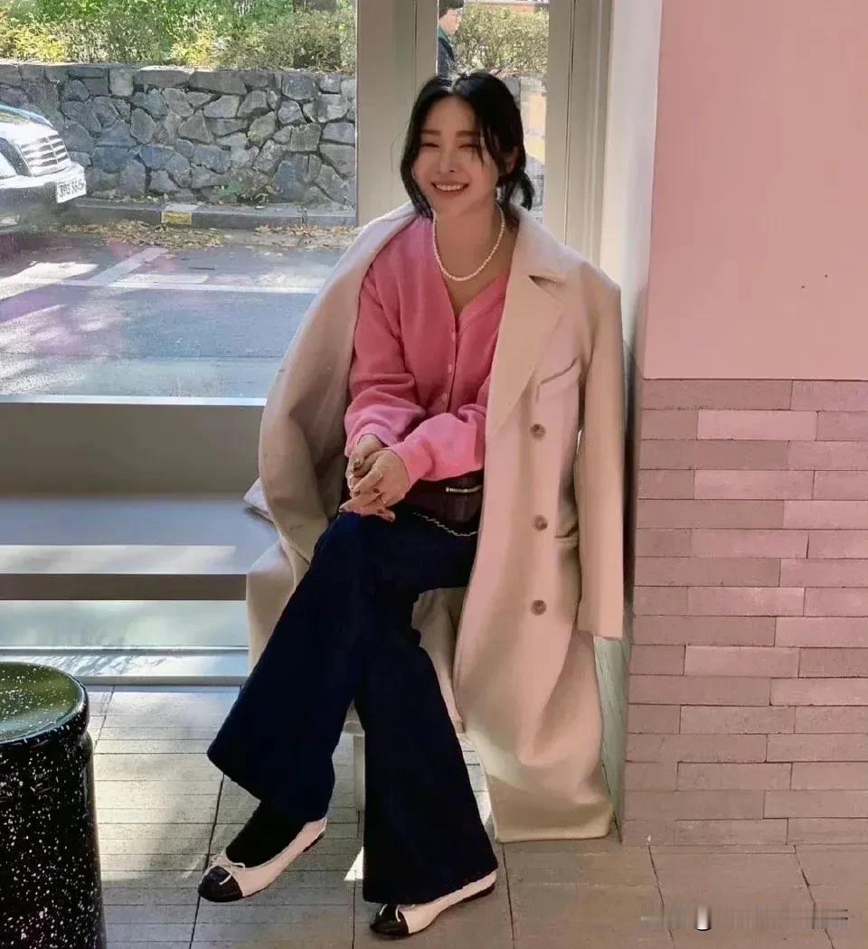 早春韩系穿搭，温暖和时髦并存
#上班日穿搭# #Fashion潮搭# #早春穿搭
