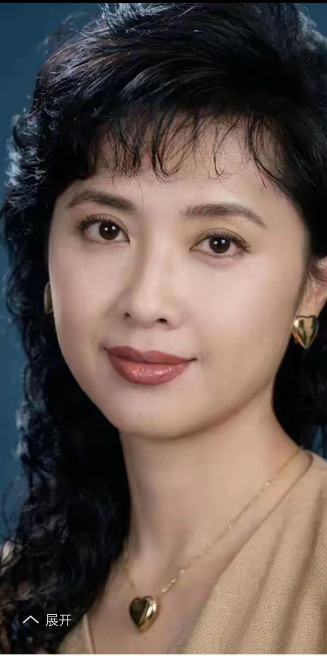 如果她和高圆圆比美的话，还是高圆圆更美