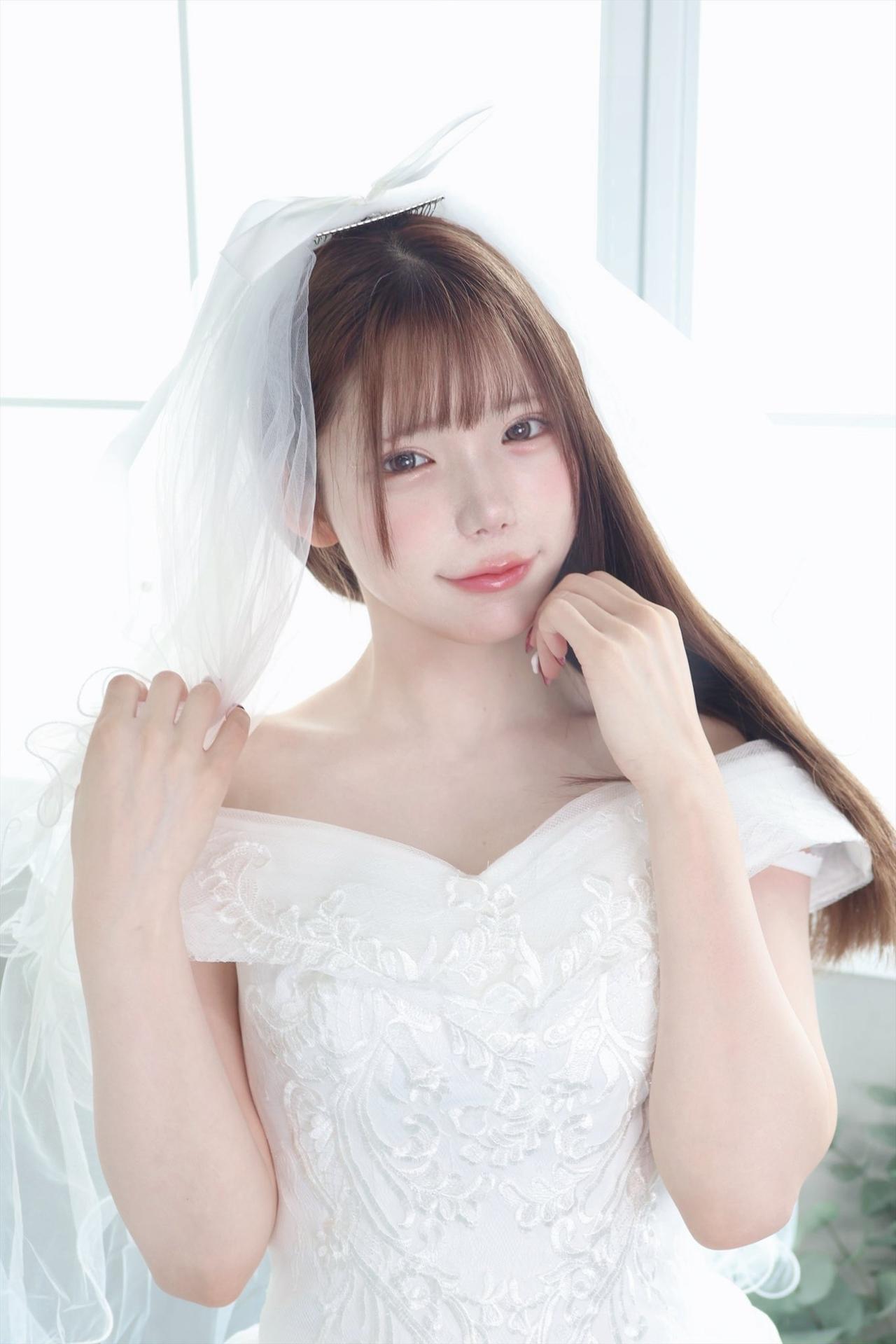 婚纱下性格阳光的美女，简直是人间小太阳。
她们积极向上，即便筹备婚礼遇到难题，也