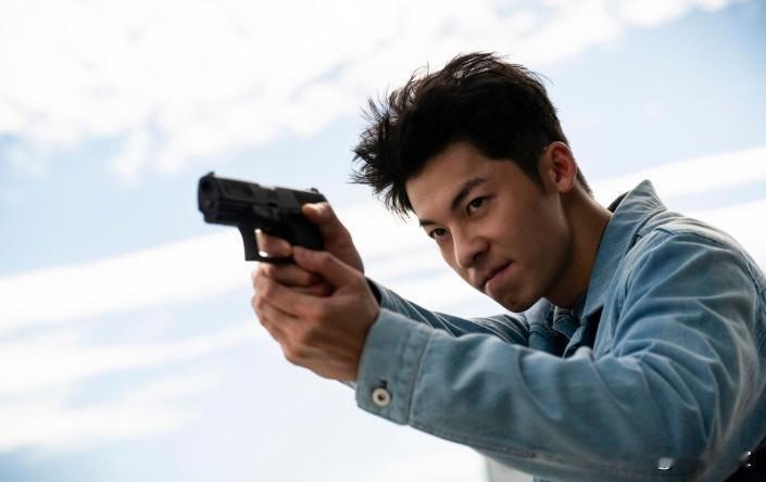 许光汉惊爆已入伍　需服兵役1年，网友巧遇：剃平头也认得出来！
台湾33岁男神许光