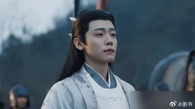 柠萌S+《刺棠》把女主复仇线删了，高光全挪给男主，原著粉直接炸了。 豆瓣6.2，