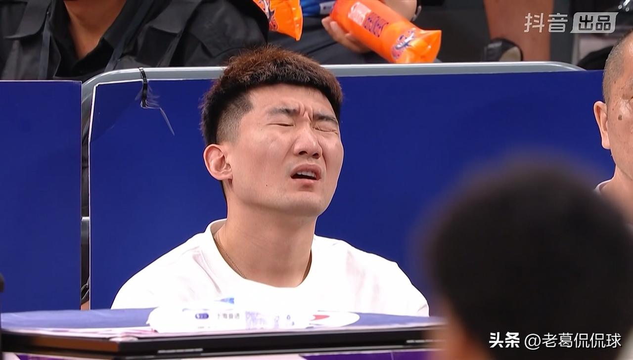 上海久事的主场球迷真是太杀人诛心了！在今天上海久事主场迎战浙江浙商证券的总决赛G