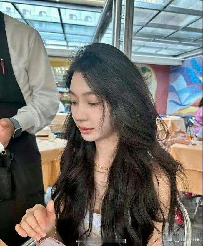 易梦玲这妆造怎么越来越像杨颖了 ​​​