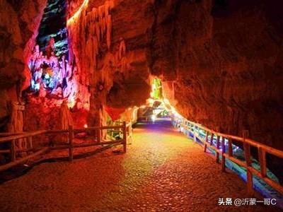 今天是3月29日，四月马上来到，时间过得好快！今天去沂水地下大峡谷，这是好地方，