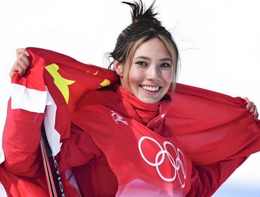 美国正密谋 “谷爱凌法案”，要没收其全部收入，将她视为背叛者！

就在谷爱凌在米