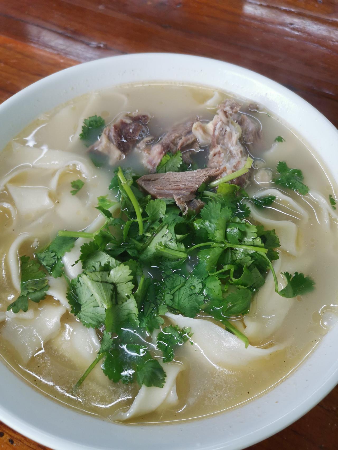 过往的一切，好的事情是为了托举将来更优秀的自己；坏的事情是为了成就一点点变好的自