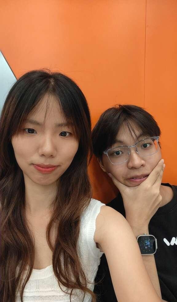 怎么零帧起手就表白了啊哥们？！
选的什么时机啊哈哈哈这个笨蛋！
之前奔现拿着鲜花