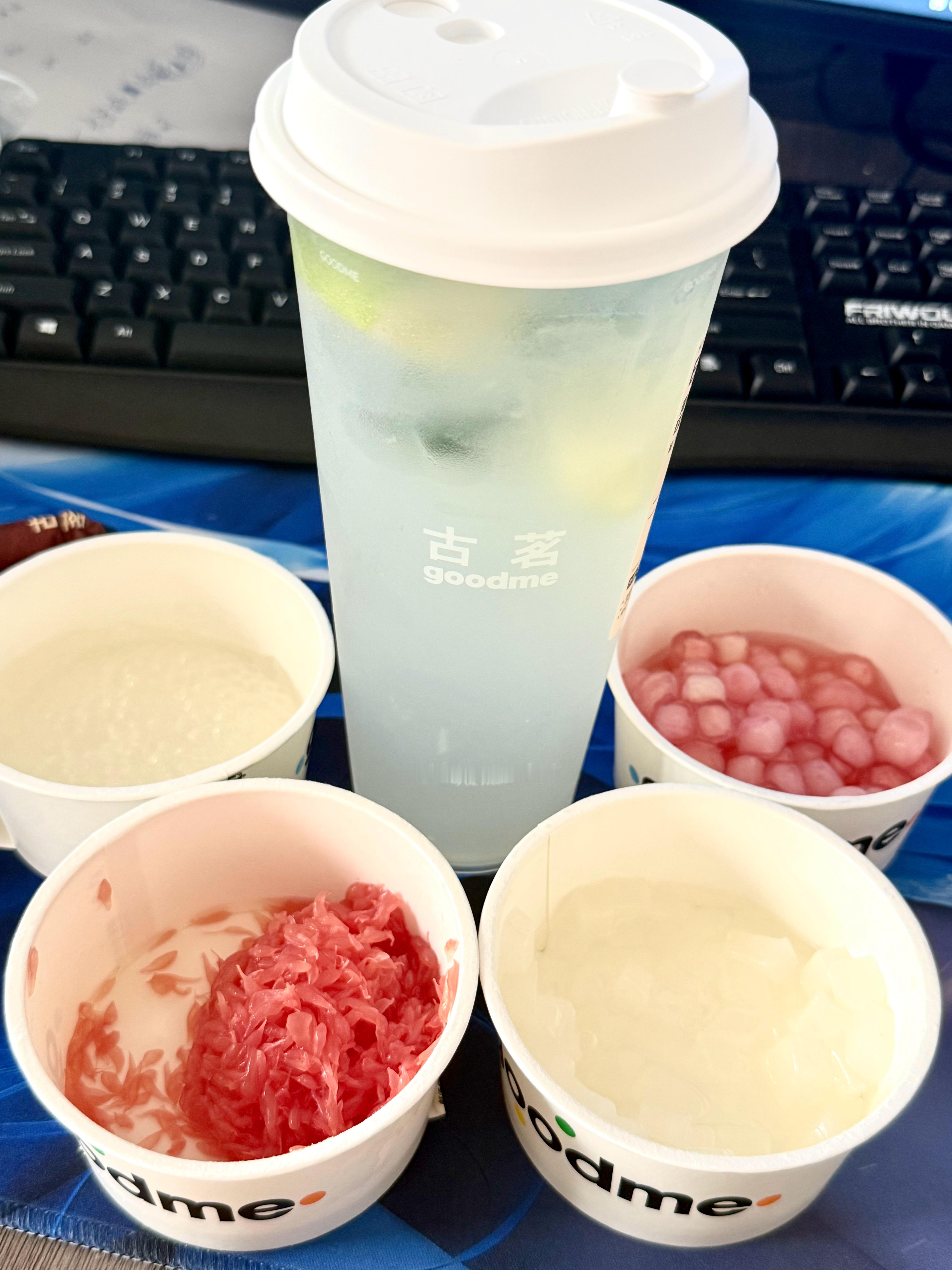 【古茗-青橘柠檬水➕N多小料版】🌟🌟🌟🌟平平无奇柠檬水味，这个西柚粒简直