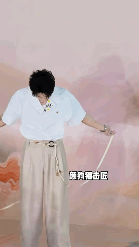 曾舜晞甩面跳绳第一人 曾舜晞又来刷新认知了！甩面跳绳玩得比专业还丝滑，节奏和平衡