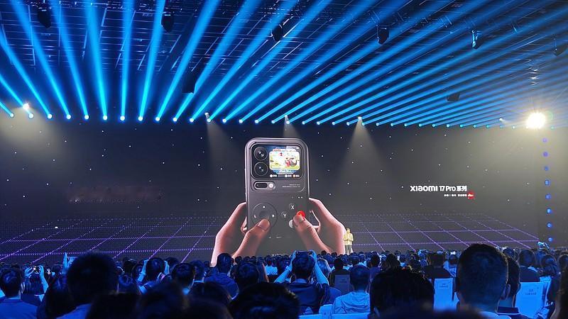 小米18 Pro Max这波定价真的把我看懵了——顶配旗舰起步才5499元，全版