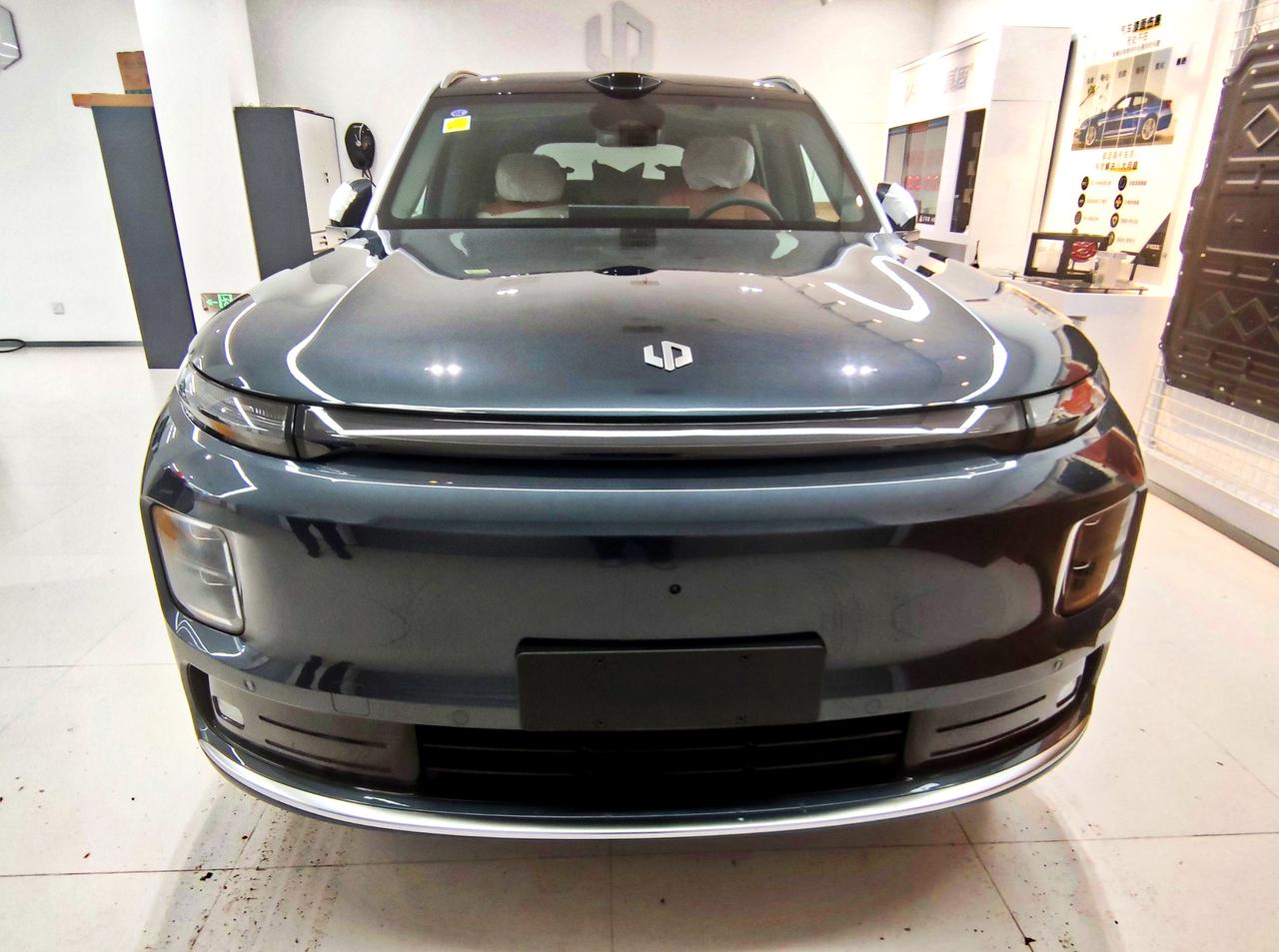 豪华舒适旗舰SUV《零跑D19》
   零跑D19于近日惊艳上市，新车大空间+全