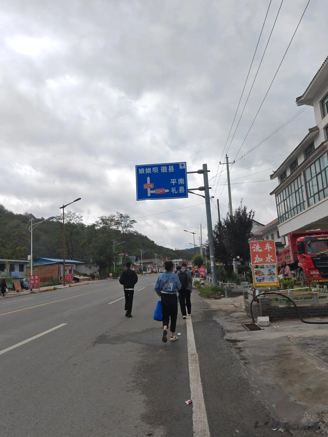 现在天水秦州去平南镇的班车，半路都不拉人了吗？还是要求必须去汽车站里坐？坐7路公