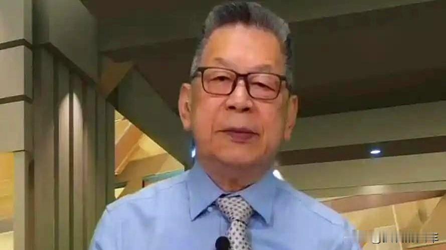 还是石齐平看的透彻！

5月31日，他发文直言，中国其实已经没有退路，必须和美国