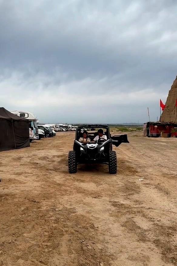 谁能想到，一部硬派武侠片，在春节档从第四名一路逆袭，票房干到了10亿。

主演陈