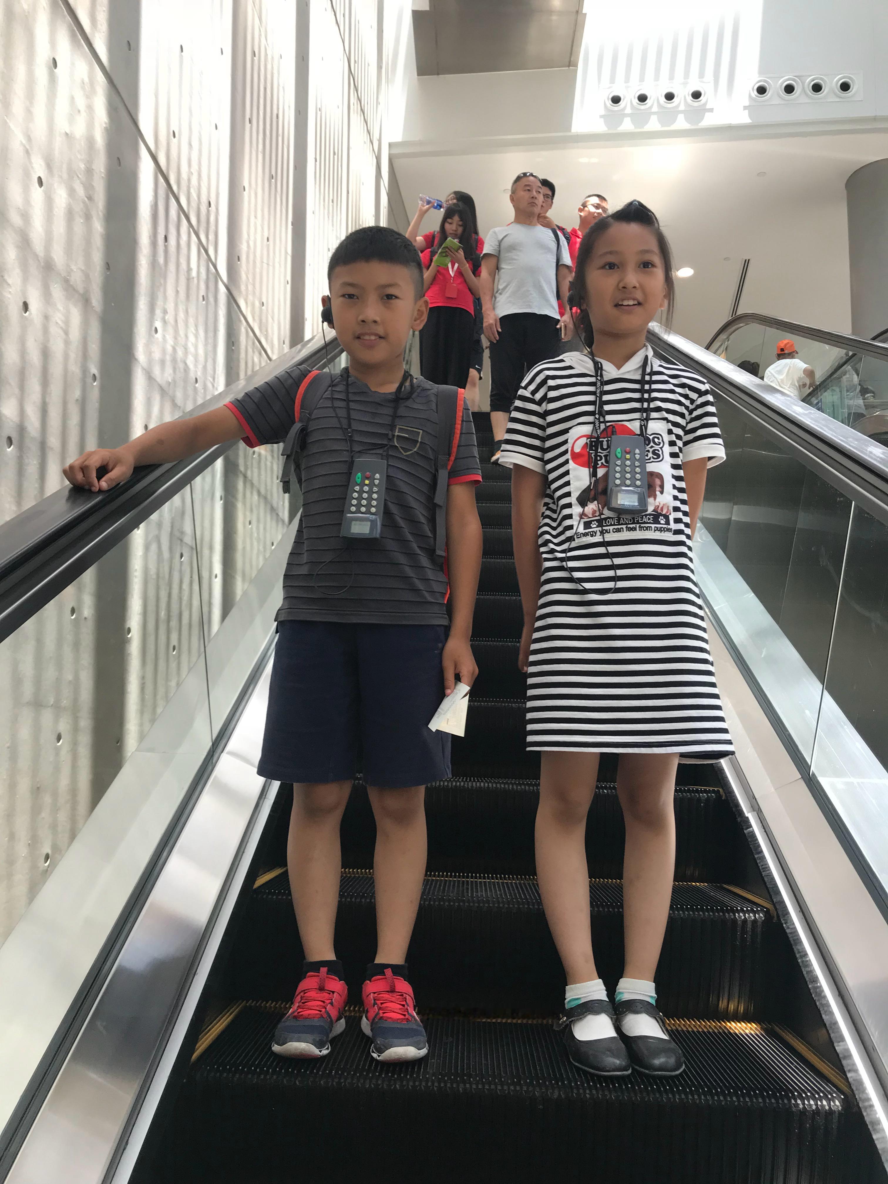 阿福把明天的英语课，调到今天上。明天和萱萱去静安大悦城 