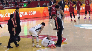 连个18岁的新秀都不放过，迪亚洛真有本事啊。山西男篮vs广东男篮金秋观赛季广东宏