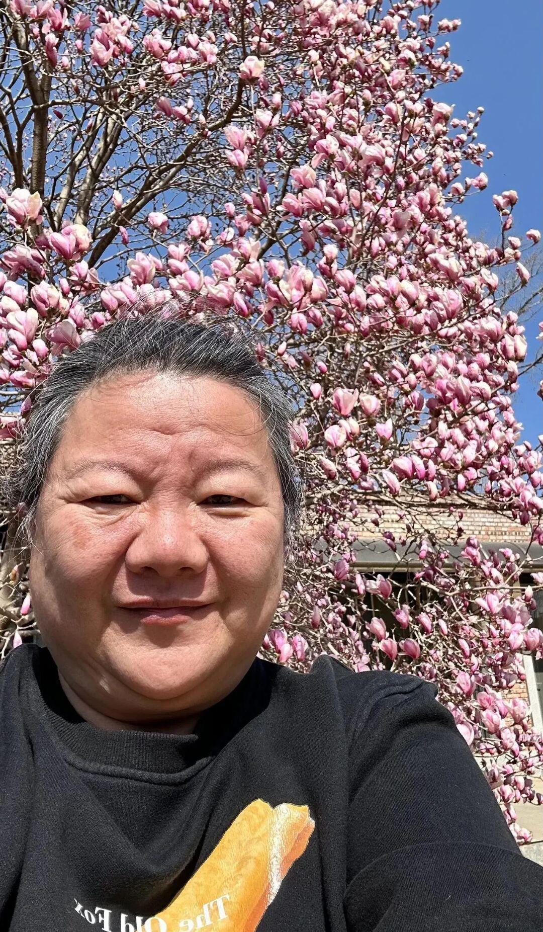 陈凯歌的前妻，洪晃！
她很富裕，却打扮得很普通！
如果你遇到她，你会想到她竟然是