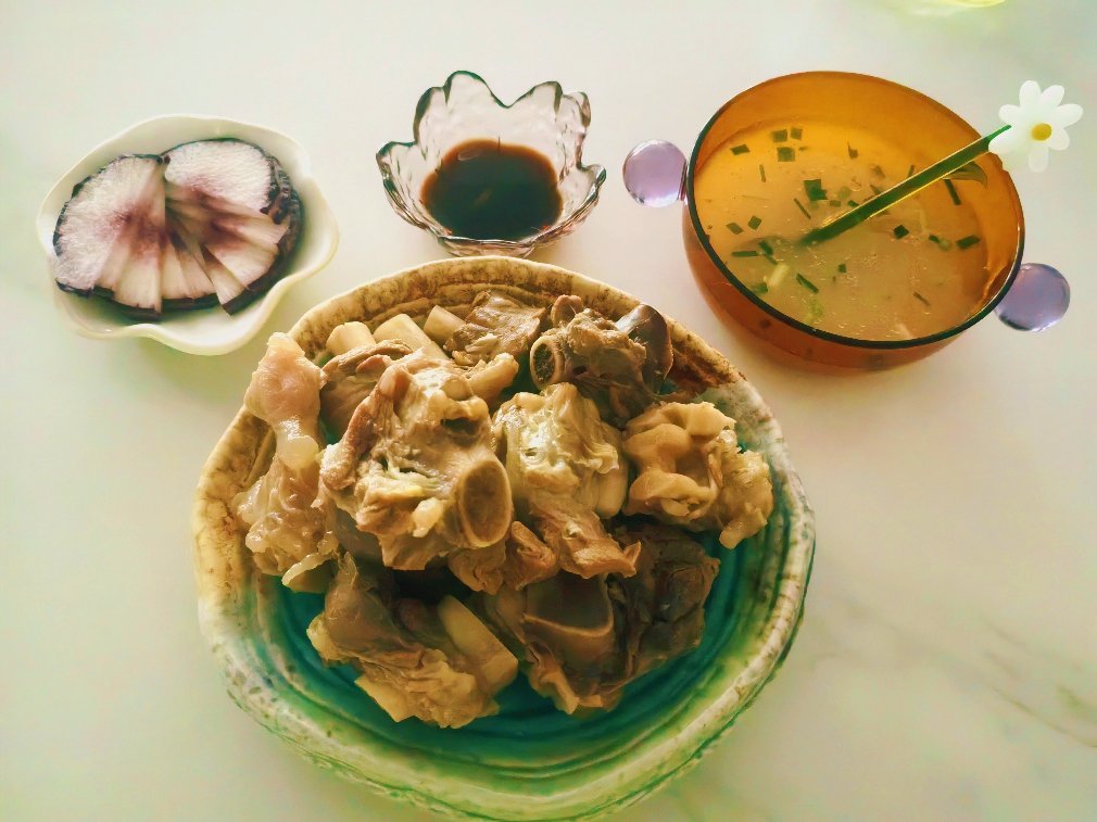 生活手记 午餐day12:纯肉局，炖羊腿