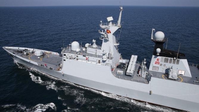 当地时间3月25日，中国海军大庆舰（舷号576）抵达巴基斯坦卡拉奇港，开启为期9